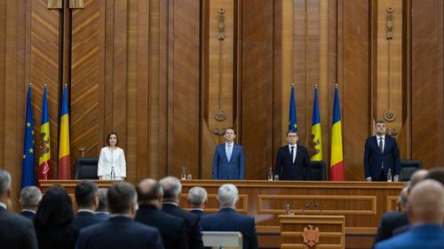 Moment de reculegere ţinut în şedinţa comună a parlamentelor României şi Republicii Moldova în memoria ucrainenilor dispăruţi în războiul declanşat de Rusia. Dan Barna: Respectul nu s-a câştigat niciodată cu crime de război