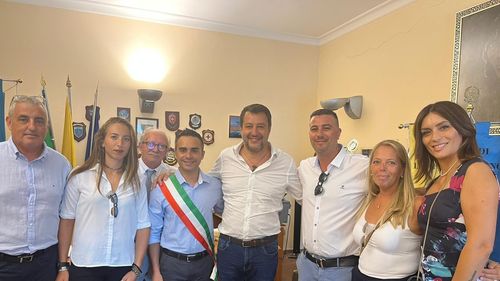 VIDEO Italia: Liderul de extremă dreaptă Matteo Salvini își apără politica antimigrație pe insula Lampedusa