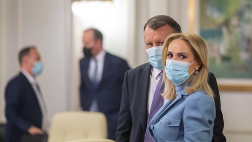Paul Stănescu, alături de Gabriela Firea la întâlnirea femeilor din PSD / A vorbit despre candidatul la prezidențiale: ”Pe mine m-ar bucura foarte tare dacă ar fi o doamnă” / ”În politică nimic nu se dă, totul se ia. Că ești bărbat, că ești femeie”