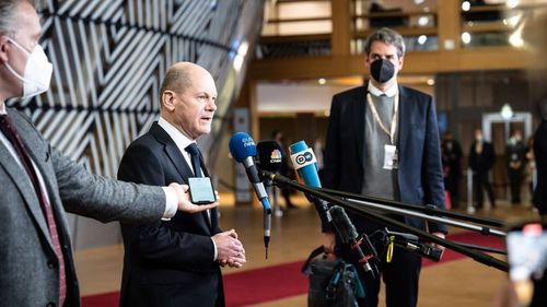 Scholz se opune unei „scurtături” pentru aderarea Ucrainei la UE: „Este un imperativ de echitate faţă de cele şase state din Balcanii de Vest” / Kuleba denunţă un „tratament de zona a doua” față de Kiev