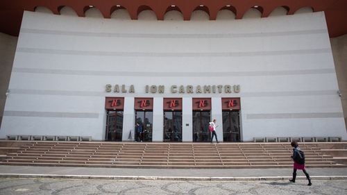 Musicalul „Opera de trei parale” de Bertolt Brecht, premiera de început de an la Teatrul Naţional din Bucureşti