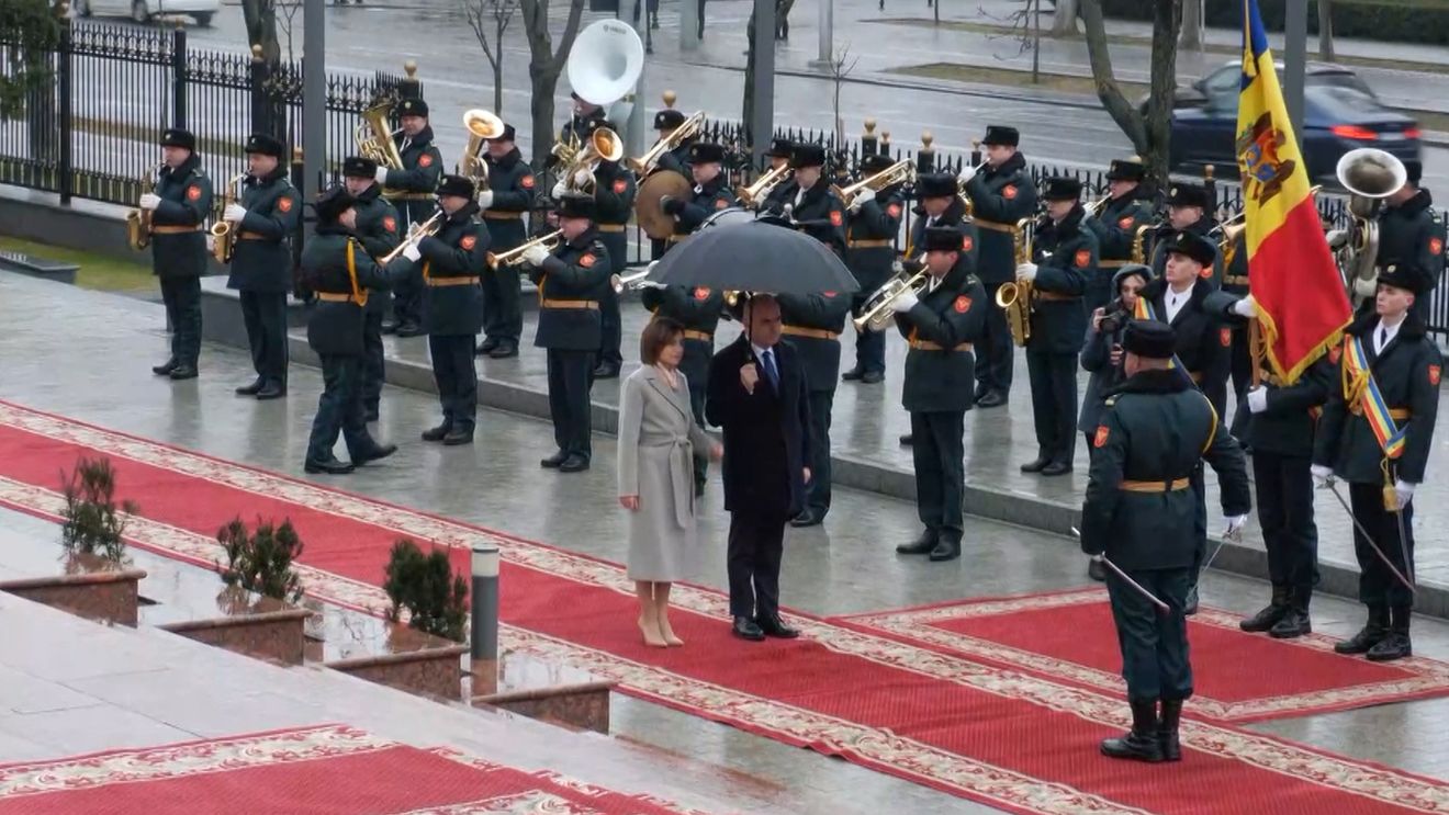 Ilie Bolojan a fost primit de Maia Sandu la Chișinău / Președintele interimar și-a reafirmat sprijinul pentru Ucraina și a transmis că nicio decizie despre viitorul țării nu se poate lua fără Ucraina