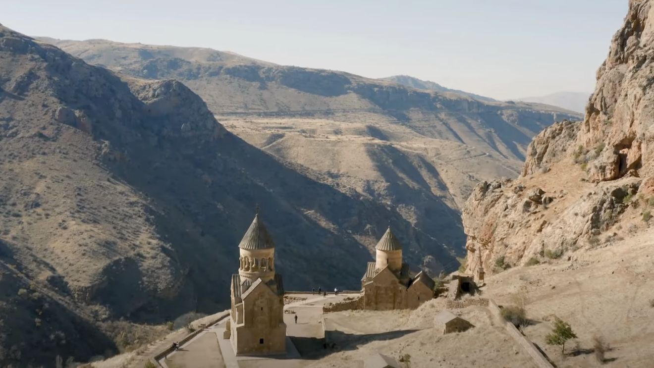 Biserici înlocuite, cimitire distruse: un raport evidențiază „ștergerea culturală” practicată de Azerbaidjan în enclava Nagorno-Karabah