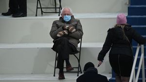 Ținuta lui Bernie Sanders de la inaugurarea lui Biden, criticată într-un articol controversat: Simbolul privilegiului omului alb