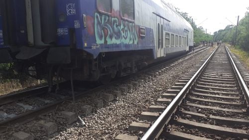 A deraiat un tren de călători, la Drăgăneşti de Vede / a fost activat Planul Roșu de Intervenție / circulația feroviară este oprită la această oră pe relația Roșiori - Atârnați