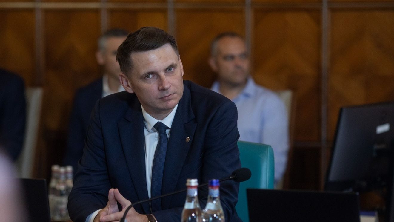 Abrudean, PNL: România are nevoie de construcţie, nu de confruntare / Soluţia - oprirea imediată a conflictului şi a demolării