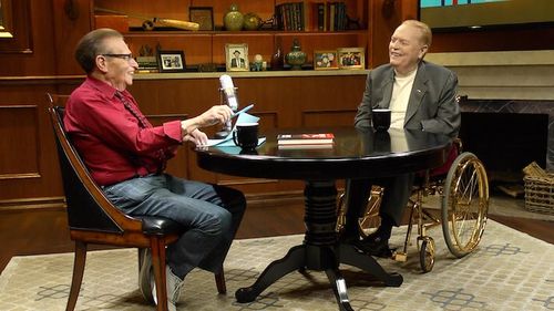 Fondatorul Hustler a murit la 78 de ani/ Larry Flint era țintuit într-un scaun cu rotile din 1978, în urma unei tentative de asasinat