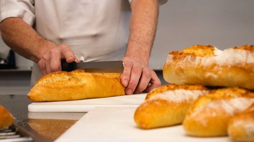 De ce majoritatea brutăriilor artizanale din România nu folosesc făină produsă pe piața locală: Avem nevoie de făină puternică, cu calități constante / Fermier: Există producție de grâu românesc de proastă calitate