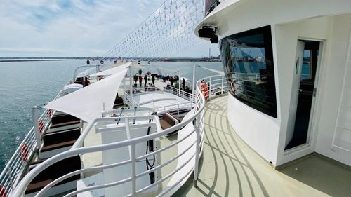 Ce poți face dacă ajungi pe litoral de 1 Mai: Excursii în Deltă, distracții pe yacht / Câți bani scoți din buzunar pentru cazare, masă și plimbări