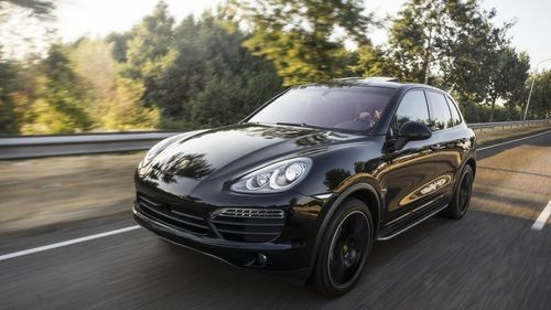 Percheziții la hoții de autoturisme de lux din străinătate. SURSE: Sunt vizați mai mulți interlopi, dar și angajați de la Serviciul de Taxe și Impozite