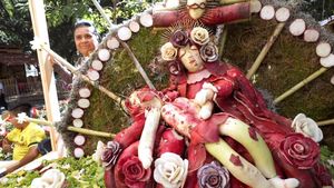 Cele mai stranii tradiții de sărbători: De la noaptea ridichilor în Mexic la mersul pe role până la biserică, în Venezuela/ Minciuna cu care KFC a devenit masa tradițională în Japonia