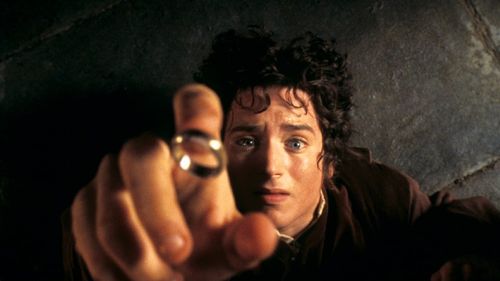 Cine va fi noul Frodo al României: Ciolacu, Ciucă, Geoană, Simion sau Lasconi?