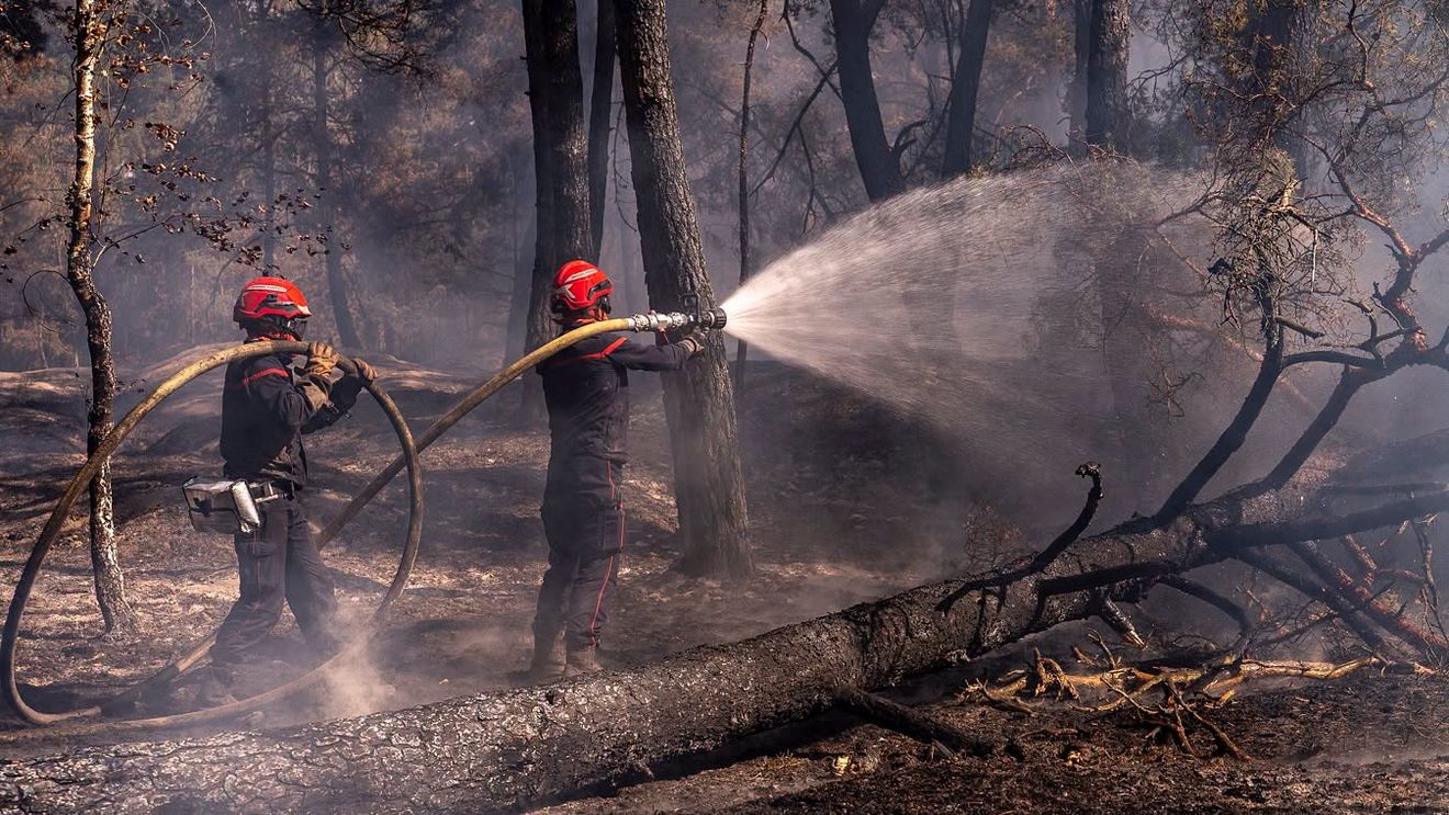 Macron le mulțumește pompierilor din România, Croația, Germania, Portugalia, Suedia, Elveția, Cehia și Slovacia pentru sprijinul la incendiile care au devastat Franța: În vremuri de încercare, Europa este cea care dă dovadă de solidaritate