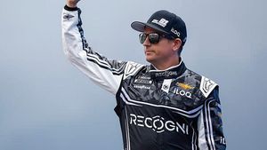 Pilotul finlandez Kimi Raikkonen revine în Nascar