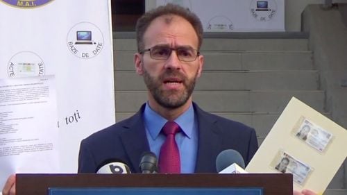 Chestorul de poliție Cătălin-Aurel Giulescu, privind revenirea la termenul „sex”, în loc de „gen”, pe noile cărți electronice de identitate: „Orice opțiune este posibilă”