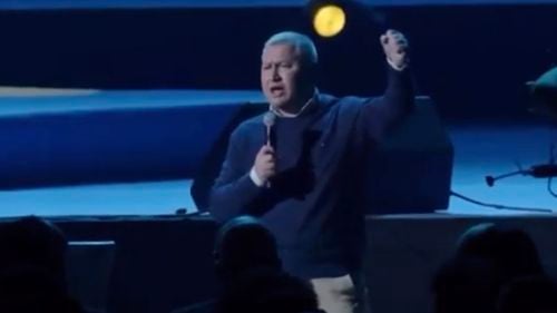 VIDEO Liberalul Florin Roman îi cântă lui Nicolae Ciucă melodia ”Tu, Ardeal” / Liberalul se înscrie pe lista cântăreților din campania electorală, după Ludovic Orban și Mircea Geoană / Iohannis a cântat și el. În 2014