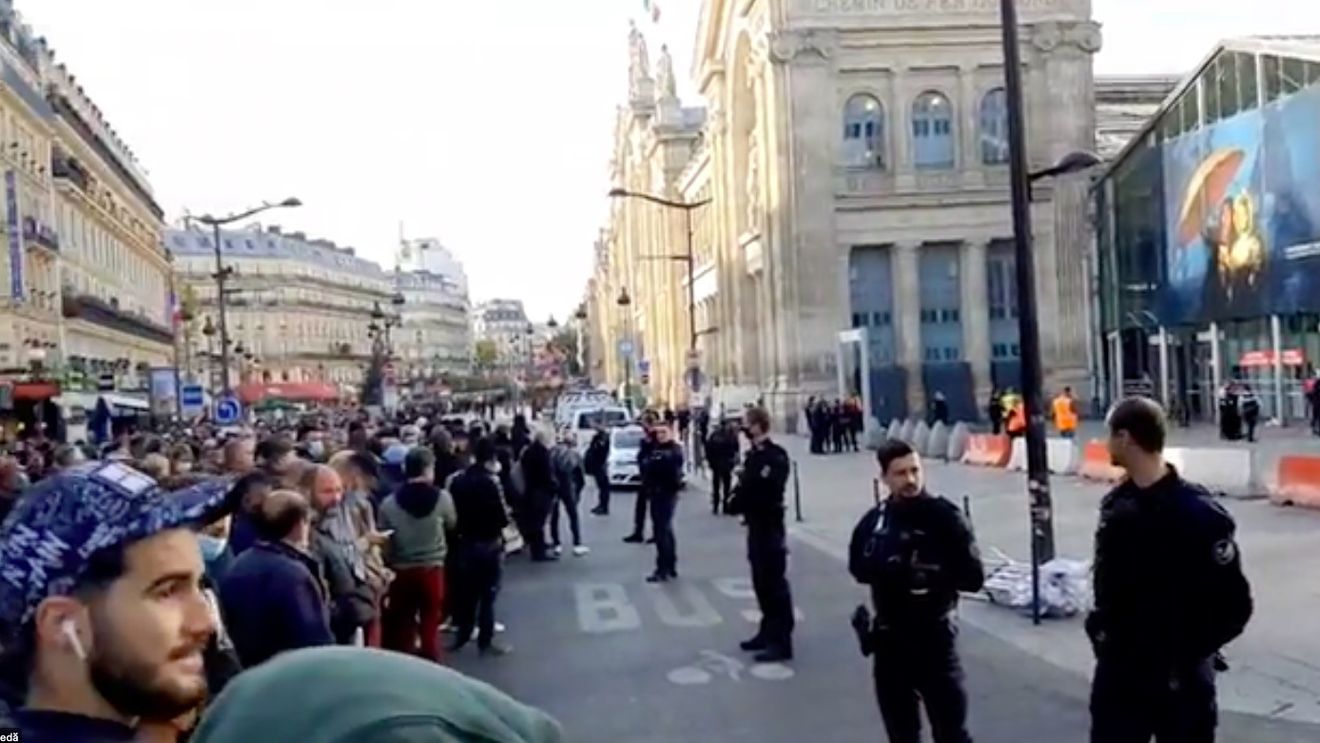 Alertă în Gara de Nord din Paris. Călătorii evacuați în urma unei amenințări cu bombă / Traficul se reia treptat