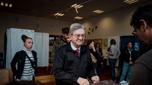 Justiția sesizată împotriva partidului Franța Nesupusă (LFI, extrema stângă), acuzat de finanțare ilegală din Venezuela