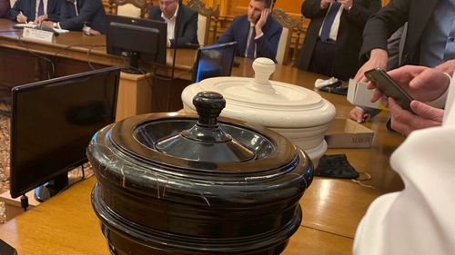 Cristian Ghinea (USR): Doi parlamentari au înlocuit bilele de vot cu mărgele
