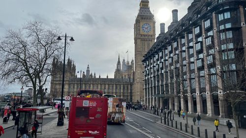 Un mort şi doi răniţi în Regatul Unit, într-un atac la vest de Londra / Un bărbat arestat, un afgan de 22 de ani / Poliţia exclude un atac terorist