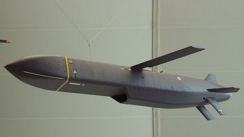 Ucraina a lovit o uzină chimică rusă cu rachete Storm Shadow fabricate în Marea Britanie / Rachetele ruseşti au provocat incendii în Kiev