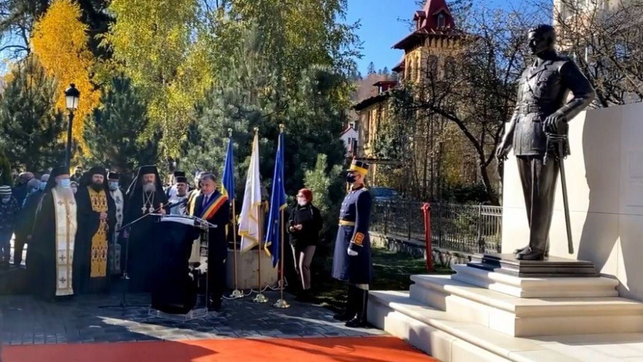 VIDEO Statuie a Regelui Mihai I, ridicată la Sinaia şi dezvelită la 100 de ani de la naşterea Majestăţii Sale. ”Sinaia a dat României ultimul Rege”
