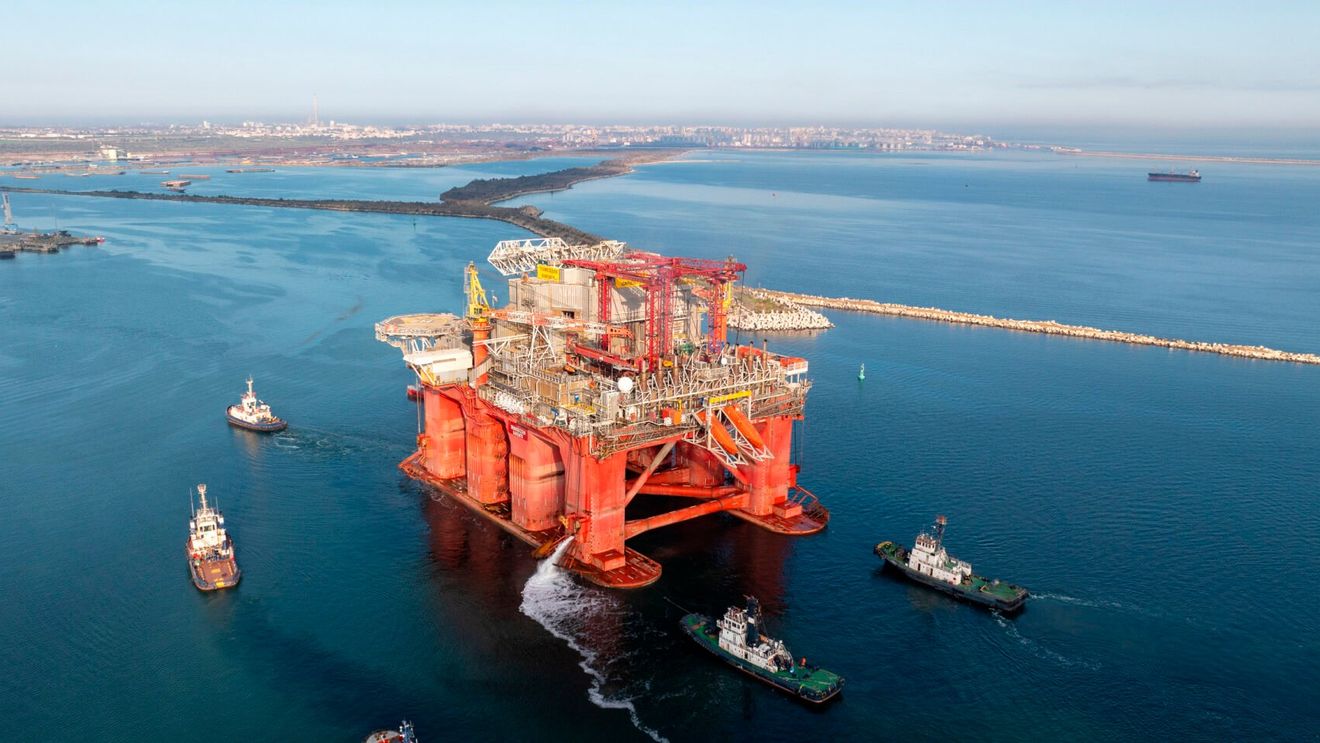 Ministrul Energiei, Sebastian Burduja, respinge drept ”falsă” o informație publicată de Ziarul Financiar despre contractul prin care OMV Petrom va vinde gaze din Marea Neagră în Germania: E complet fals că acesta e prețul aderării la Schengen. E o cantitate infimă, sub 1% din producția totală estimată