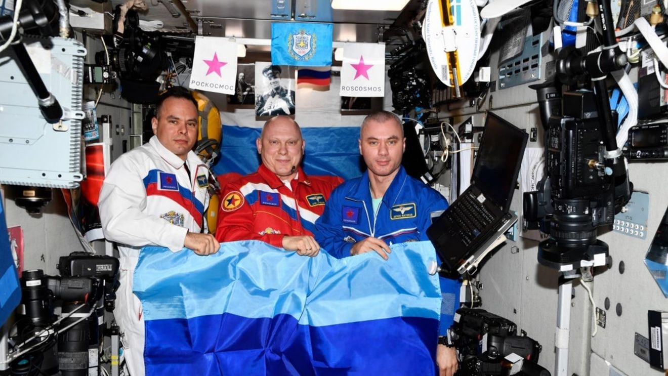 Cosmonauții ruși sărbătoresc de pe Stația Spațială Internațională capturarea regiunii Lugansk