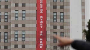 Ambasada Rusiei din Coreea de Sud a montat un banner cu mesajul „Victoria va fi a noastră” / Reacția autorităților