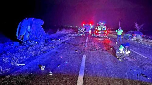 O persoană a murit și alte două sunt grav rănite după un accident între un TIR și două mașini pe DN2