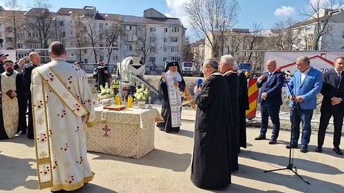 Bistriţa: Mitropolitul Andrei a pus piatra de temelie a noii clădiri a spitalului județean de urgență, investiţie finanţată prin PNRR