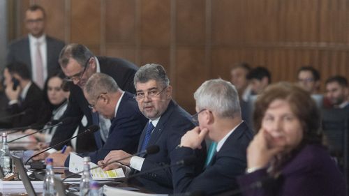 USR cere reducerea aparatului bugetar, oprirea împrumuturilor-record, digitalizarea ANAF şi lupta reală cu evaziunea