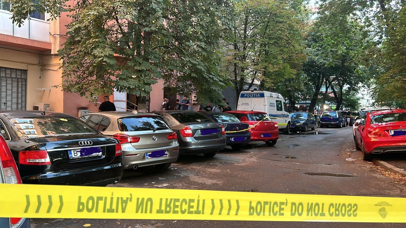 Mandat de arestare preventivă pe numele bărbatului din București care şi-a ucis mama, sora şi fratele