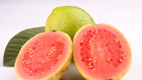 Fructul tropical care conţine o moleculă secretă ce luptă împotriva cancerului