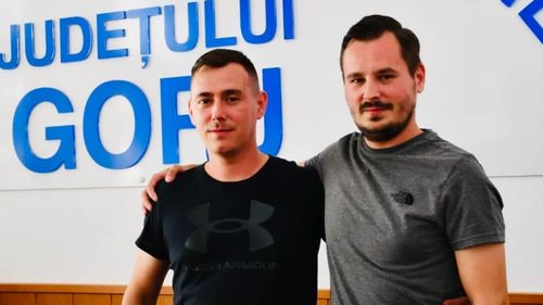 Frați regăsiți după 30 de ani cu ajutorul Poliției: Povestea copilului abandonat într-o gară din Târgu Jiu, recunoscut după o cicatrice