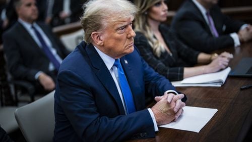 Donald Trump, amenințat că va fi dat afară din sala de judecată în procesul în care este acuzat de defăimare