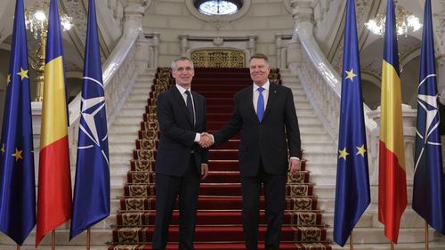 DPA: Klaus Iohannis, printre candidații care l-ar putea înlocui pe Jens Stoltenberg la șefia NATO