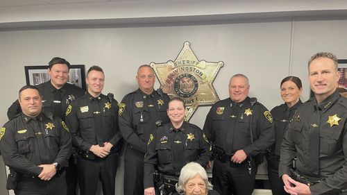 O femeie în vârstă de 104 ani și-a îndeplinit dorința de ziua de naștere și a fost dusă la închisoarea din New York