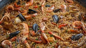 Fermierii spanioli avertizează că orezul din care se face paella va dispărea din cauza interzicerii utilizării unui pesticid în UE