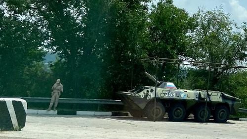 Reportaj din stânga Nistrului. Veteranii războiului separatist se organizează să combată turismul electoral din Transnistria la alegerile din 11 iulie / Localnic: ”Și cu lupul te deprinzi în casă”