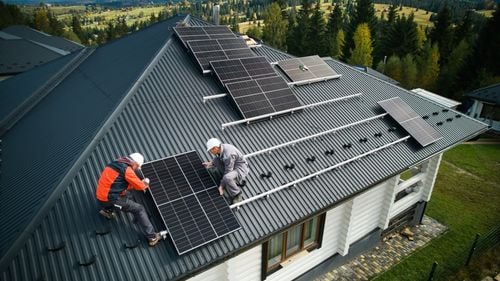 Mii de români păcăliți în Casa Verde Fotovoltaice. Ministrul Mediului, despre „cetățenii vulnerabili în fața unor escroci”