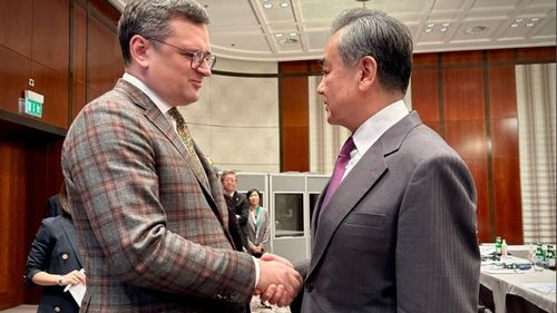 Zelenski susține că există un semnal clar că Beijingul sprijină integritatea teritorială a Ucrainei, în timp ce ministrul ucrainean de Externe se află în vizită în China