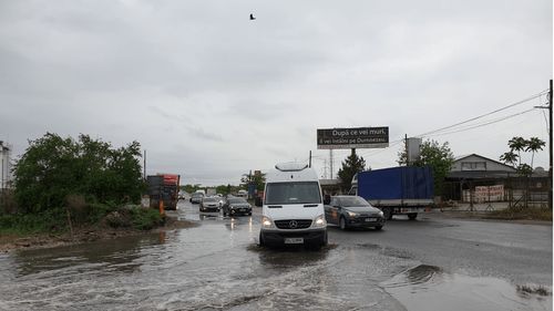 Incendiul la Glina a fost lichidat în mare parte iar circulația s-a reluat pe ambele sensuri de mers ale Centurii Bucureşti