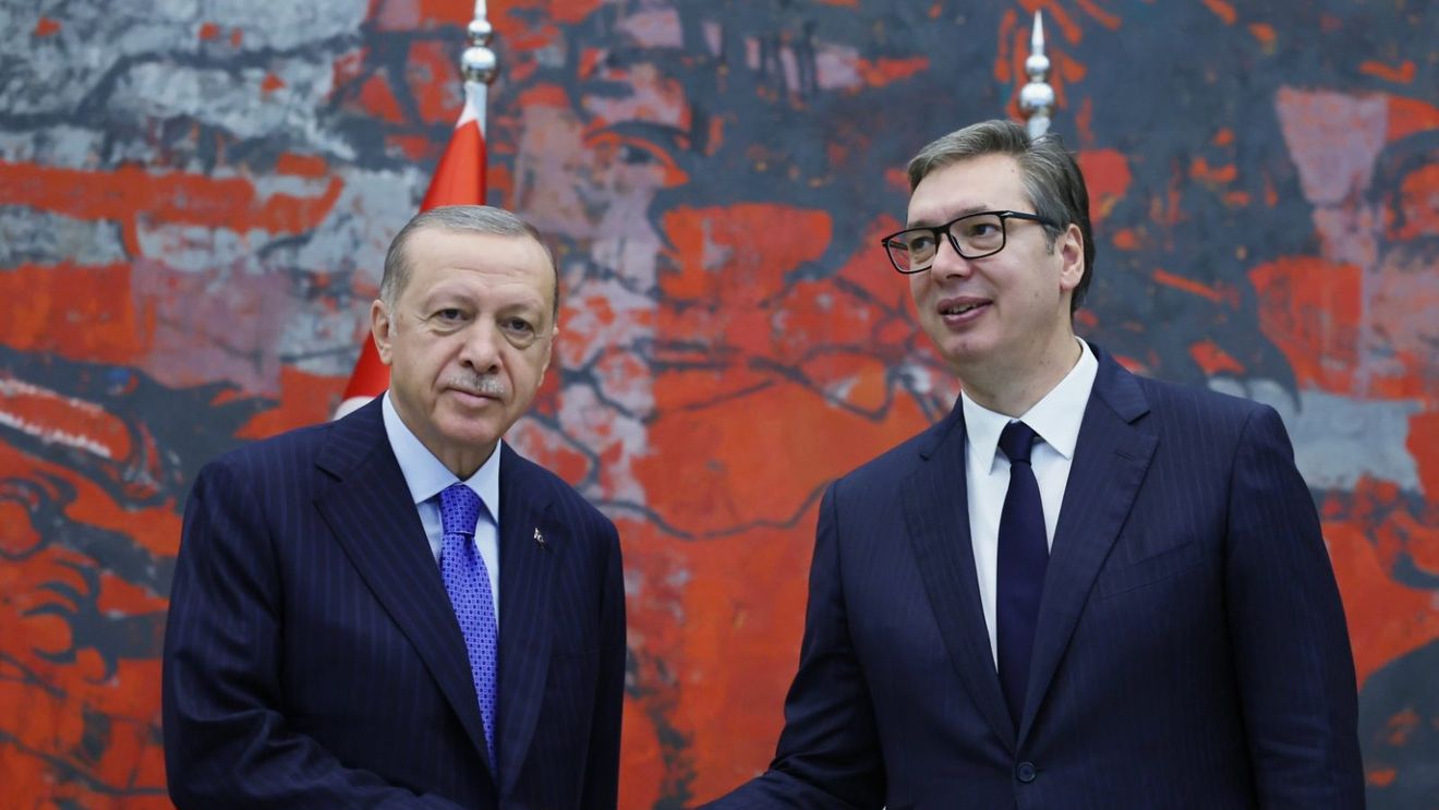 Turcia şi Serbia anunţă întărirea cooperării lor militare /  Erdogan a menţionat ca axă a acestei apropieri „capacităţile turce în ce priveşte vehicule aeriene fără pilot”