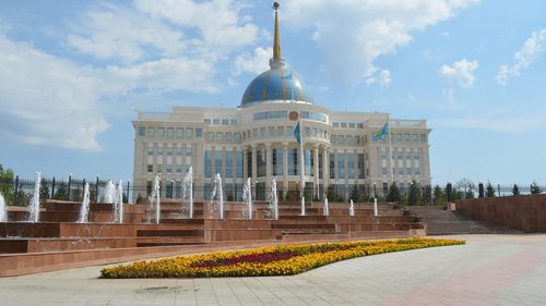 Un aspirant la preşedinţia Kazahstanului a fost eliminat din cursă după ce a picat testul lingvistic: ”A comis greşeli grave, în total 19: greşeli de punctuaţie, de stil şi altele''