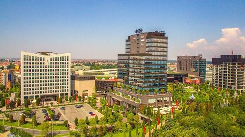 (P) FOTO 15 ani de IULIUS în Timișoara – o zonă industrială transformată în lifestyle center