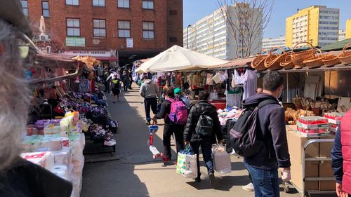 Schimbări în zona Obor din București: primarul anunță că Piața Obor va avea o zonă de terase, iar magazinul Bucur Obor își va schimba fațadele