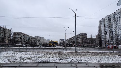 Ucraina a recucerit poziții defensive până la 35 km est de Kiev, afirmă Marea Britanie