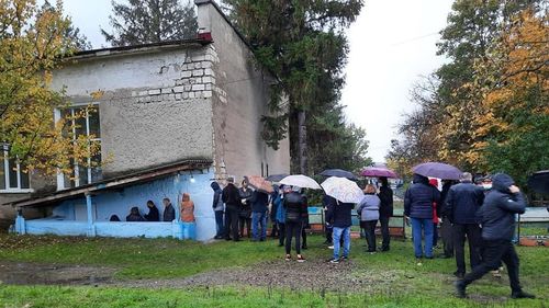 Circa 42% din alegătorii din Republica Moldova au votat în alegerile prezidențiale. Prezență slabă la urne în țară, cozi în diaspora / Maia Sandu a reclamat încercări de fraudare a scrutinului