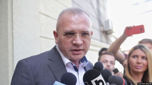 Foști procurori cu pensii de lux, chiriași în imobile ale statului pe sume infime